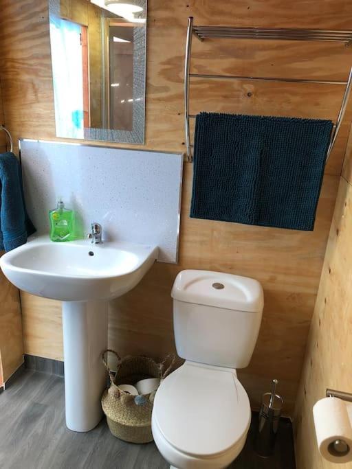 Готель Cox Hill Glamping Benson Труро Екстер'єр фото