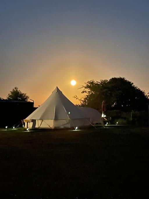 Готель Cox Hill Glamping Benson Труро Екстер'єр фото